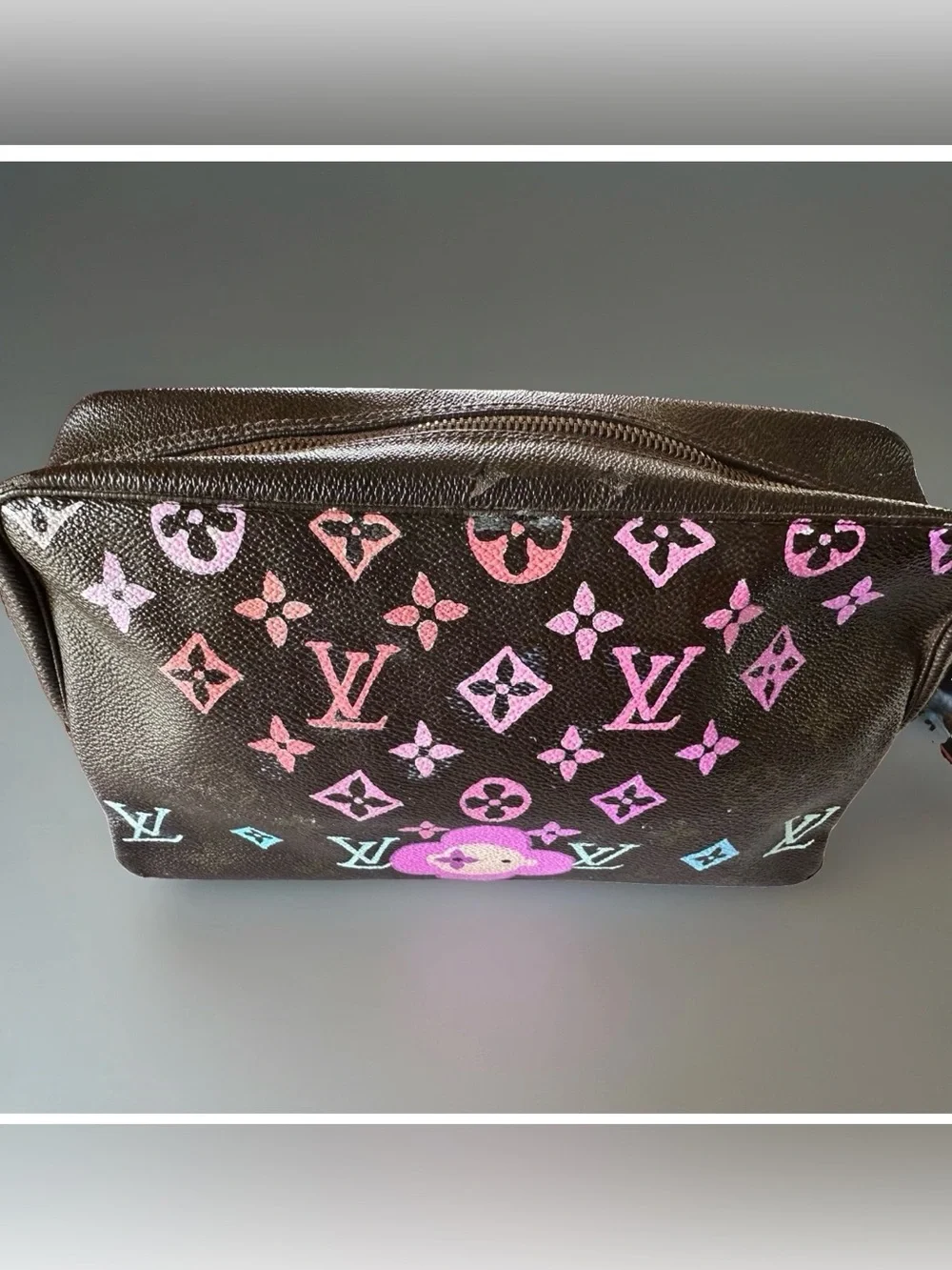 LOUIS VUITTON Trousse Toilette 28 Mono hand painted Toiletry Pouch M47522